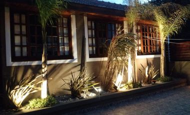 Casa 4 ambientes con cochera en venta en Quilmes