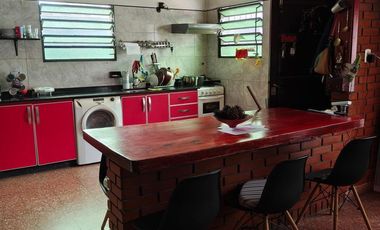 Casa en venta - 3 Dormitorios 2 Baños - Sarandí