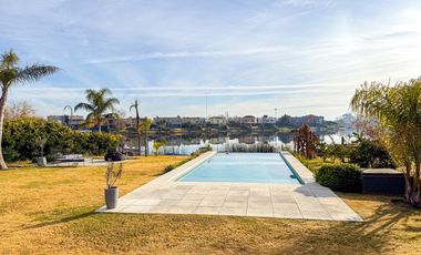 CASA EN VENTA A LA LAGUNA EN VILLANUEVA SAN BENITO