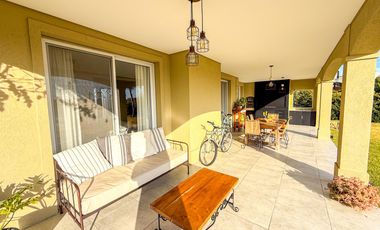 CASA EN VENTA A LA LAGUNA EN VILLANUEVA SAN BENITO