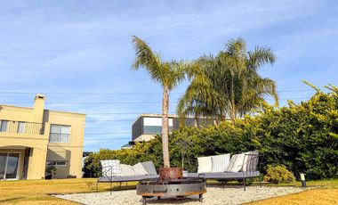 CASA EN VENTA A LA LAGUNA EN VILLANUEVA SAN BENITO