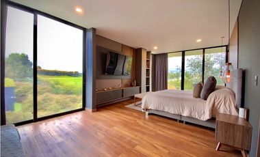 Venta Casa Campestre Infinity Pool Parcelacion Alto Palmas Envigado