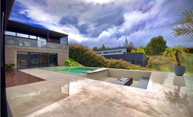 Venta Casa Campestre Infinity Pool Parcelacion Alto Palmas Envigado