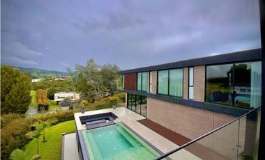 Venta Casa Campestre Infinity Pool Parcelacion Alto Palmas Envigado
