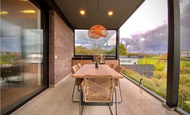 Venta Casa Campestre Infinity Pool Parcelacion Alto Palmas Envigado