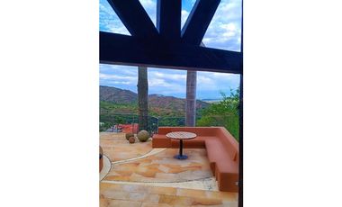 HERMOSA CASA CAMPESTRE CON TOQUE COLONIAL EN COLINAS DE ARROYOALTO AL