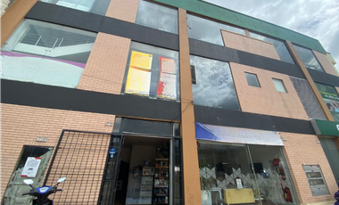 SE ARRIENDA LOCALES  EN ZIPAQUIRA AVENIDA CARRERA 15 CON CUARTA.