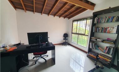 Casa en renta Sabaneta, sector Las Lomitas