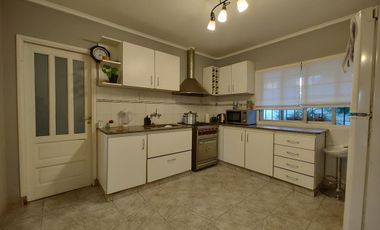 Casa en venta - 4 Dormitorios 2 Baños - 201Mts2 - Mar del Plata