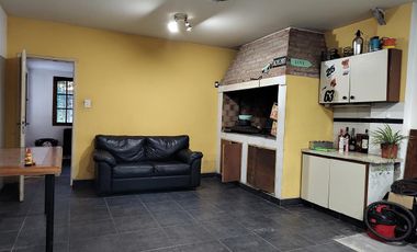 Casa en venta - 4 Dormitorios 2 Baños - 201Mts2 - Mar del Plata