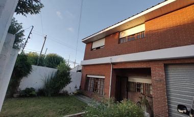 Casa en venta - 4 Dormitorios 2 Baños - 201Mts2 - Mar del Plata