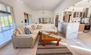 CASA EN VENTA A LA LAGUNA EN SAN BENITO VILLANUEVA