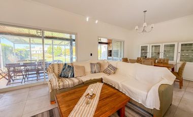 CASA EN VENTA A LA LAGUNA EN SAN BENITO VILLANUEVA