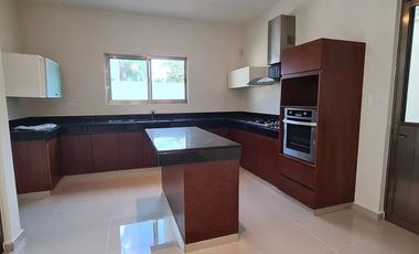 CASA EN VENTA EN MONTEBELLO