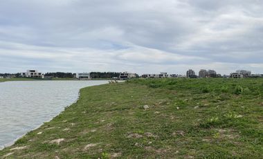 Lote con espectacular vista a la laguna central Barrio Los Puentes Nordelta