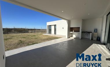 Casa a estrenar en Villalobos