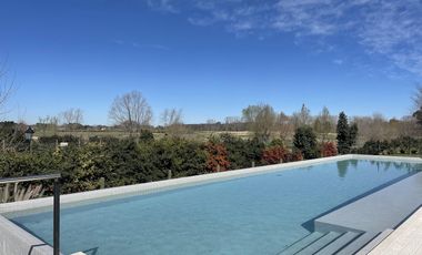 Departamento sobre el golf  en venta en Pilará Residence, Pilara, Pilar