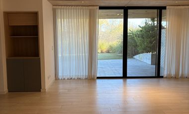 Departamento sobre el golf  en venta en Pilará Residence, Pilara, Pilar