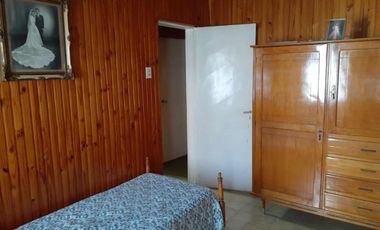 Casa en venta - 2 Dormitorios 1 Baño - Cochera - 250Mts2 - Berazategui