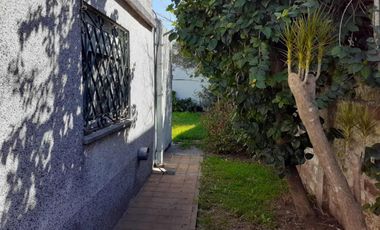 Casa en venta - 2 Dormitorios 1 Baño - Cochera - 250Mts2 - Berazategui