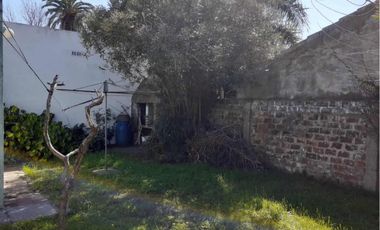 Casa en venta - 2 Dormitorios 1 Baño - Cochera - 250Mts2 - Berazategui