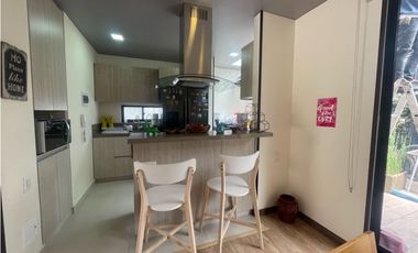 Arriendo casa de dos niveles en cajica en conjunto cerrado