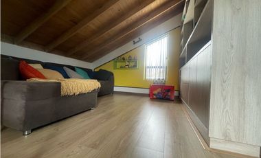 Arriendo casa de dos niveles en cajica en conjunto cerrado