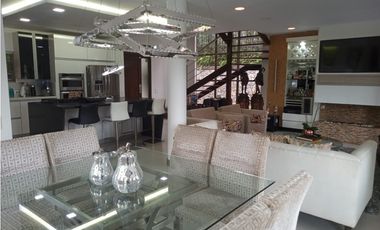 Casa en renta en Sabaneta, sector Las Lomitas