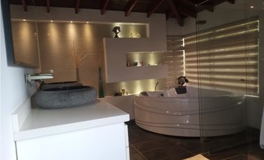 Casa en renta en Sabaneta, sector Las Lomitas