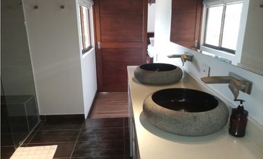 Casa en renta en Sabaneta, sector Las Lomitas