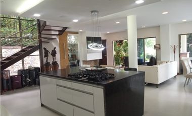 Casa en renta en Sabaneta, sector Las Lomitas