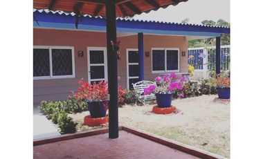 VENDO CABAÑA Y LOTE UBICADO EN COVEÑAS SUCRE