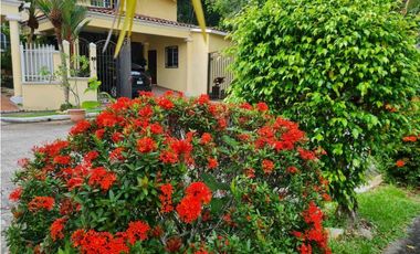 VENTA CASA EN ALBROOK URBANIZACIÓN GREEN  VALLEY AMOBLADO