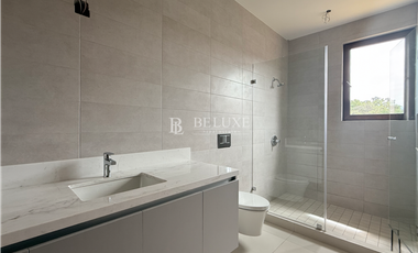 VENDO CASAS ESPECIALES EN SANTA MARIA, PH THE WOODS (5)