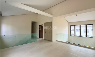 VENDO CASAS ESPECIALES EN SANTA MARIA, PH THE WOODS (5)