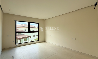 VENDO CASAS ESPECIALES EN SANTA MARIA, PH THE WOODS (5)