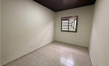 VENTA DE CASA EN DAVID CENTRO CERCADA
