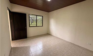 VENTA DE CASA EN DAVID CENTRO CERCADA