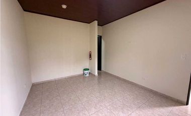 VENTA DE CASA EN DAVID CENTRO CERCADA