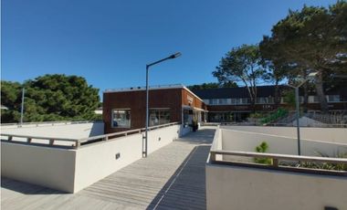 LOCAL 34 -PASEO COMERCIAL COSTA ESMERALDA - ALQUILER