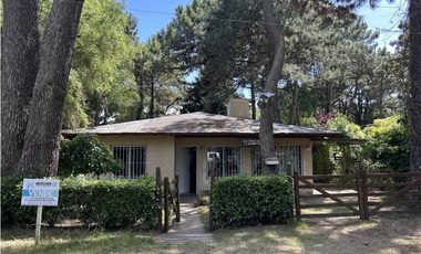 CASA A LA VENTA EN VALERIA DEL MAR CON DEPARTAMENTO SEPARADO