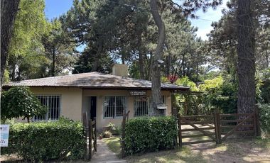 CASA A LA VENTA EN VALERIA DEL MAR CON DEPARTAMENTO SEPARADO