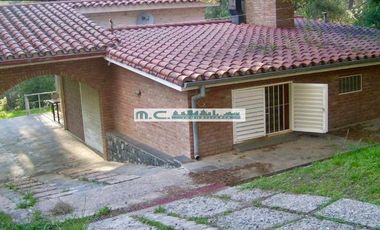 AT22. CUESTA BLANCA. CASA CON SALIDA PROPIA AL RIO (6 PAX)