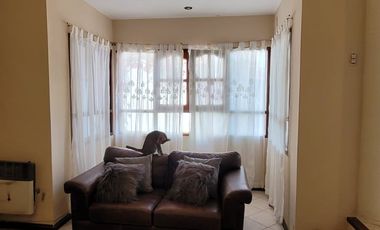 Casa en venta c/ cochera en Alto padilla