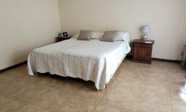 Casa en venta c/ cochera en Alto padilla