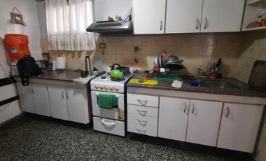 Venta de casa 3 amb, 12 octubre 1087 F. Varela