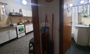 Venta de casa 3 amb, 12 octubre 1087 F. Varela