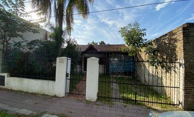 Venta casa reciclada, cochera. Zona río Baigorria