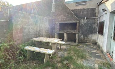 Venta casa reciclada, cochera. Zona río Baigorria