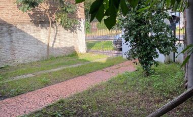 Venta casa reciclada, cochera. Zona río Baigorria